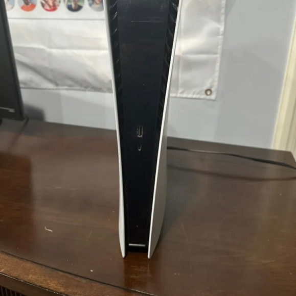 PlayStation 5 - Picture 3 of 6